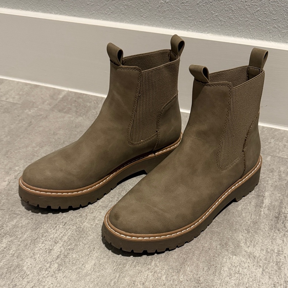 Dolce Vita women’s boots